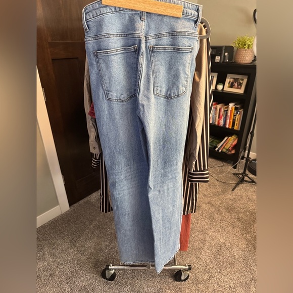 Kut from the Kloth Melissa High Rise Straight Leg Jeans - Picture 3 of 3